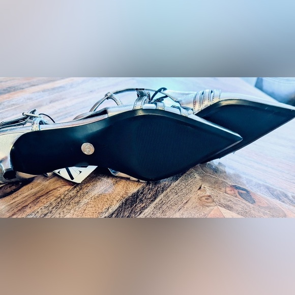 Zara NWT Metallic Silver Pointed Kitten Heels - Picture 6 of 6